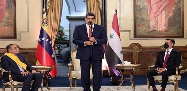   الرئيس الفنزويلي يعلن عزمه زيارة سوريا للاحتفال بـ"الانتصار على الارهاب"