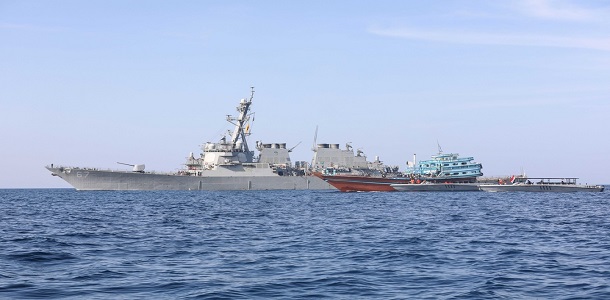 الجيش الأمريكي يحتجز سفينة قادمة من إيران محملة بمواد تستخدم في المتفجرات


