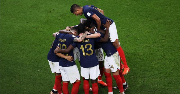 فرنسا حاملة اللقب إلى ربع نهائي مونديال قطر بثلاثية في شباك بولندا