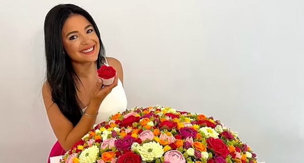 استرالية تبيع باقات الزهور المصنوعة بالكامل من الكب كيك