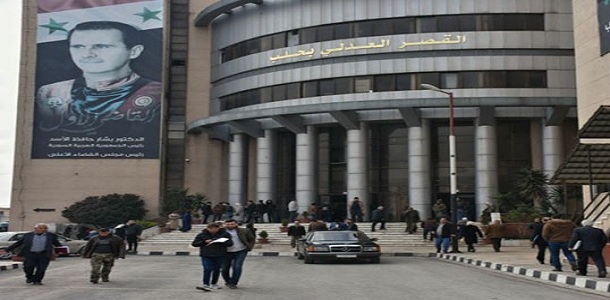 فصل أكثر من 144 عاملاً مؤقتاً من عملهم في القصر العدلي بحلب 