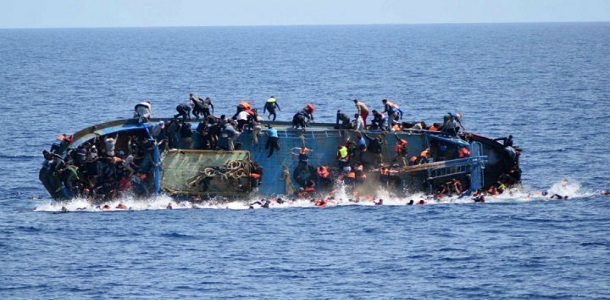 معظمهم سوريون.. غرق مركب يقل 22 مهاجراَ قبالة سواحل الجزائر