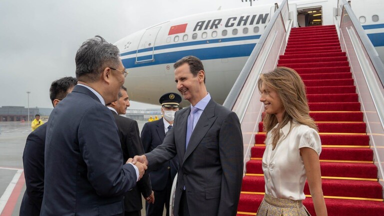 في أول زيارة رسمية منذ عقدين.. الأسد وعقيلته يصلان الصين 