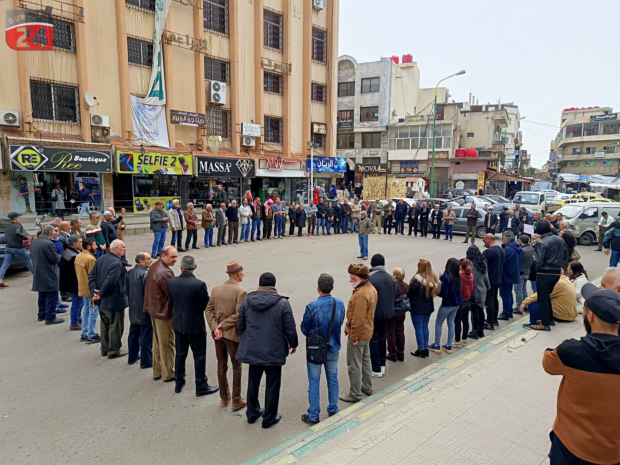 تجدد الاحتجاجات في السويداء للمطالبة باسقاط المنظومة الحاكمة 