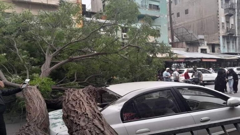 اضرار مادية جراء عاصفة ضربت مناطق بدمشق وحلب 