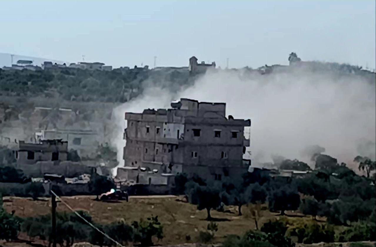 مقتل شاب وإصابة طفل بقصف مدفعي شرقي حلب