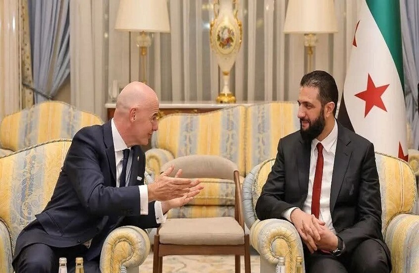 الشرع يلتقي رئيس الاتحاد الدولي لكرة القدم (الفيفا) بالرياض