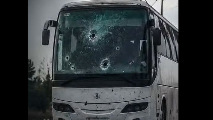 مقتل شخصين وإصابة 3 آخرين باستهداف حافلة تقل طلاب وأساتذة غرب حلب